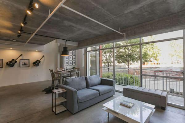 Luxe + Modern Johnny Cash Inspired Executive Condo Nashville Exterior photo