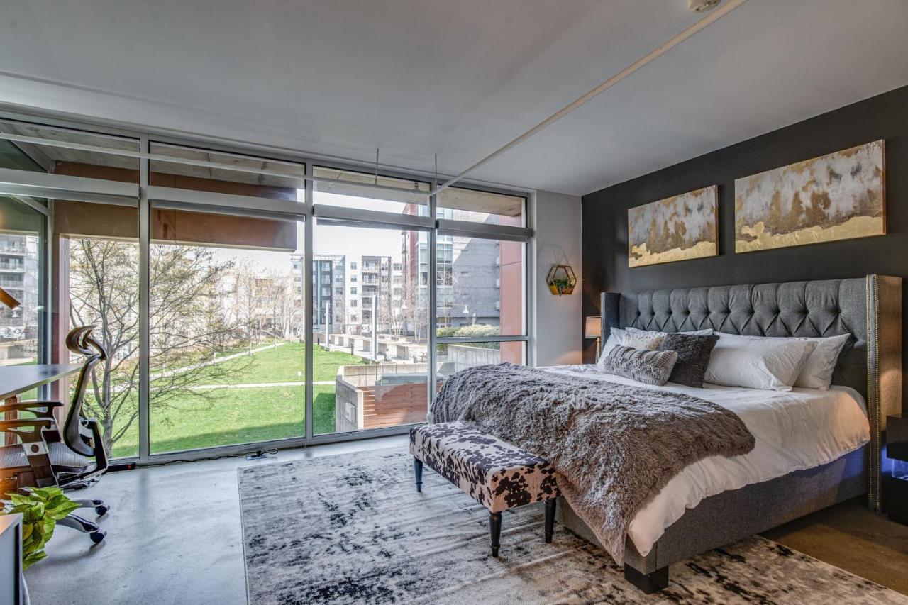 Luxe + Modern Johnny Cash Inspired Executive Condo Nashville Exterior photo